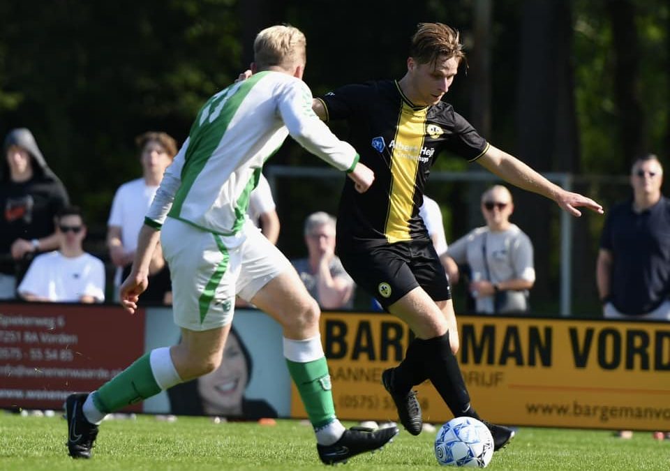 Vorden 1 speelt 1-1 gelijk tegen Warnsveldse Boys op 95e verjaardag